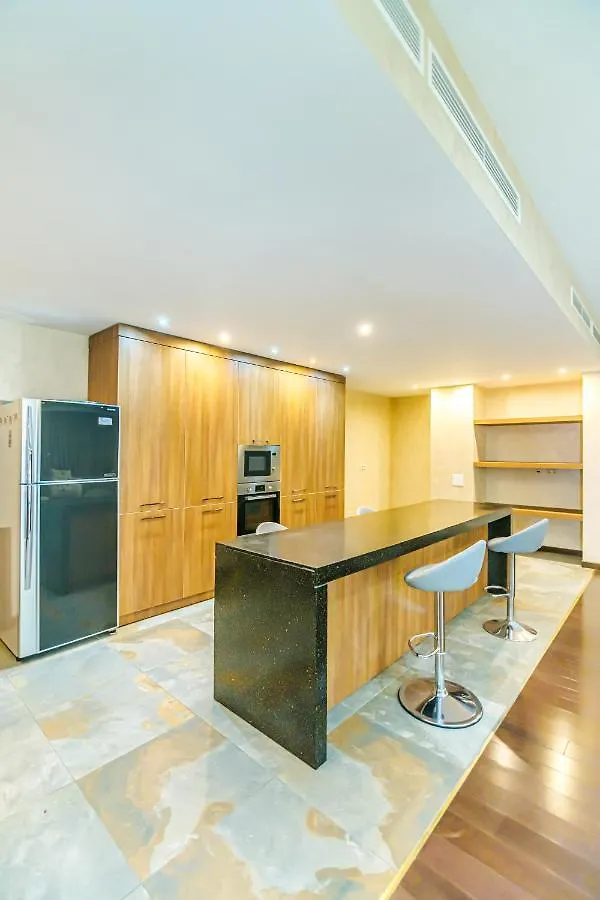 فندق Port Baku Residance 710 A 5*,